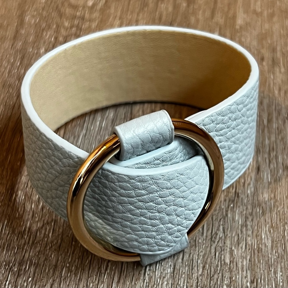 NEW BOHO LEATHER SNAP BRACELETS SUPER CUTE LAYERED OR ALONE GREAT GIFTS